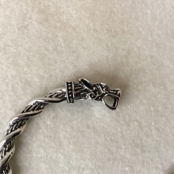 Men’s Viking Double Wolf Head Braided Twist Cuff Bracelet - Picture 2 of 4